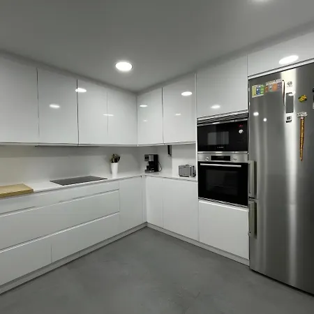 Amplio Y Moderno Piso De 4 Y Terraza * Pontevedra