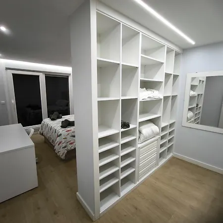 Amplio Y Moderno Piso De 4 Y Terraza *