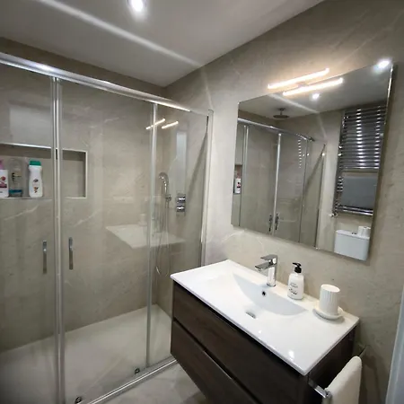 Amplio Y Moderno Piso De 4 Y Terraza * Pontevedra